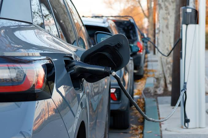 <h1>The Commercial Charger: Powering Your Business Efficiently</h1>