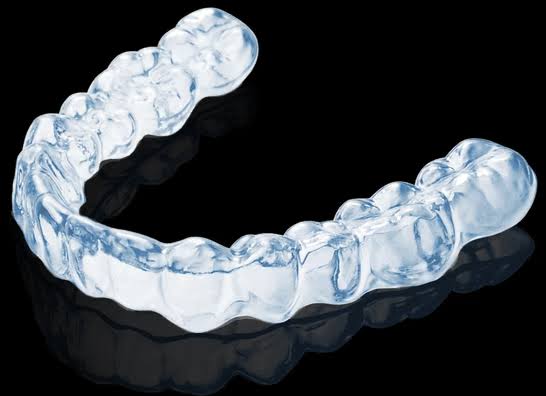 <h1>Clearing Smile Roadblocks: A User-Centered Guide to Choosing Invisible Braces</h1>